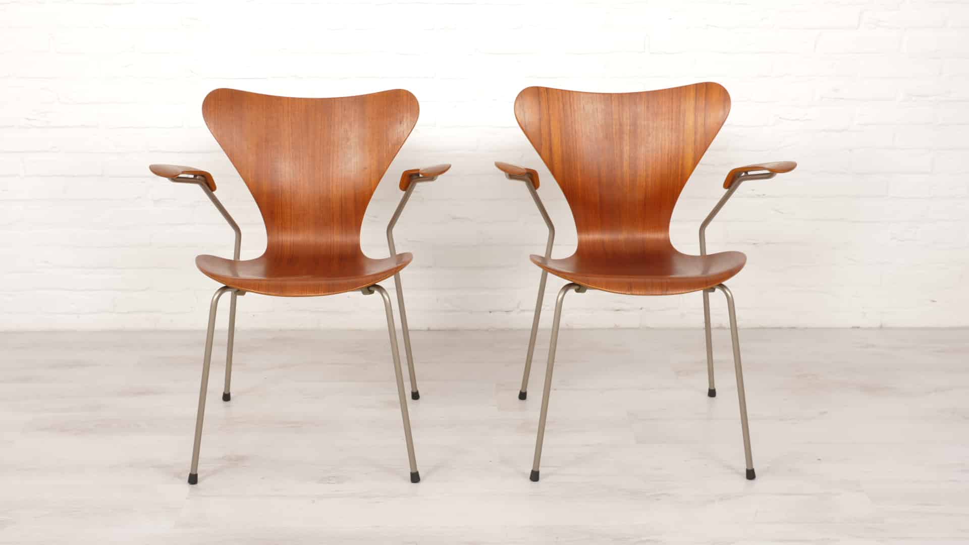 2 Vintage vlinderstoelen van Arne Jacobsen voor Fritz Hansen model 3207 Teak